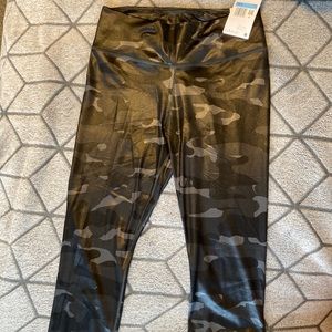Nike camo leggings with tags